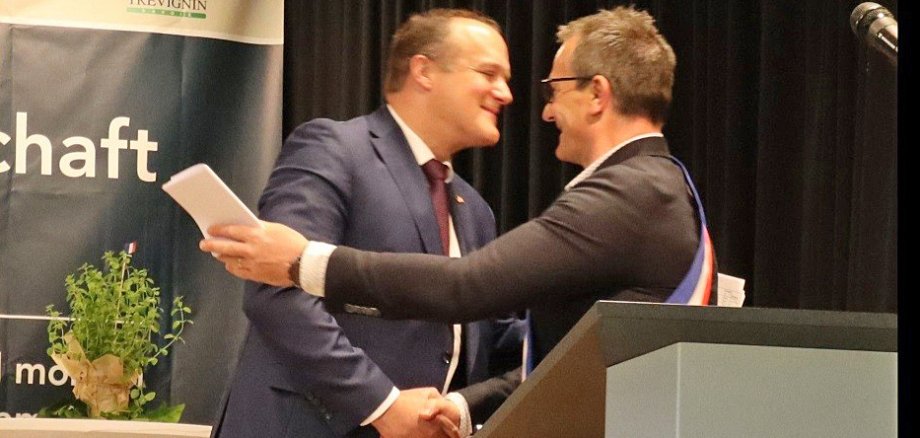 Bürgermeister Kehrer und Chapuis Begrüßung Bürgermeister Oberzent und Trévignin