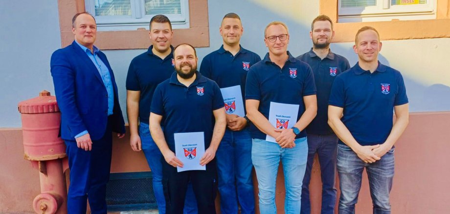 Gruppenbild der Einsatzleiter mit Bürgermeister Kehrer