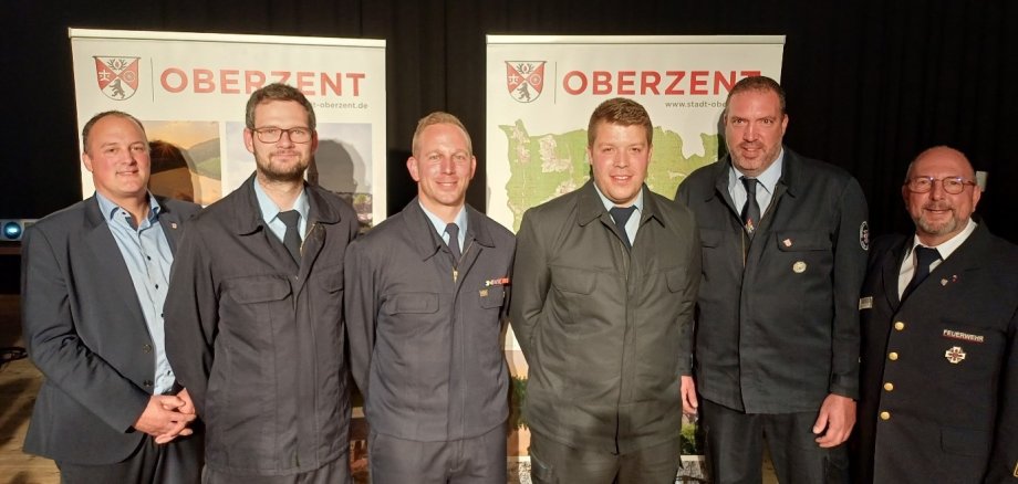 Gruppenbild der  gewählten Personen und deren Gratulanten