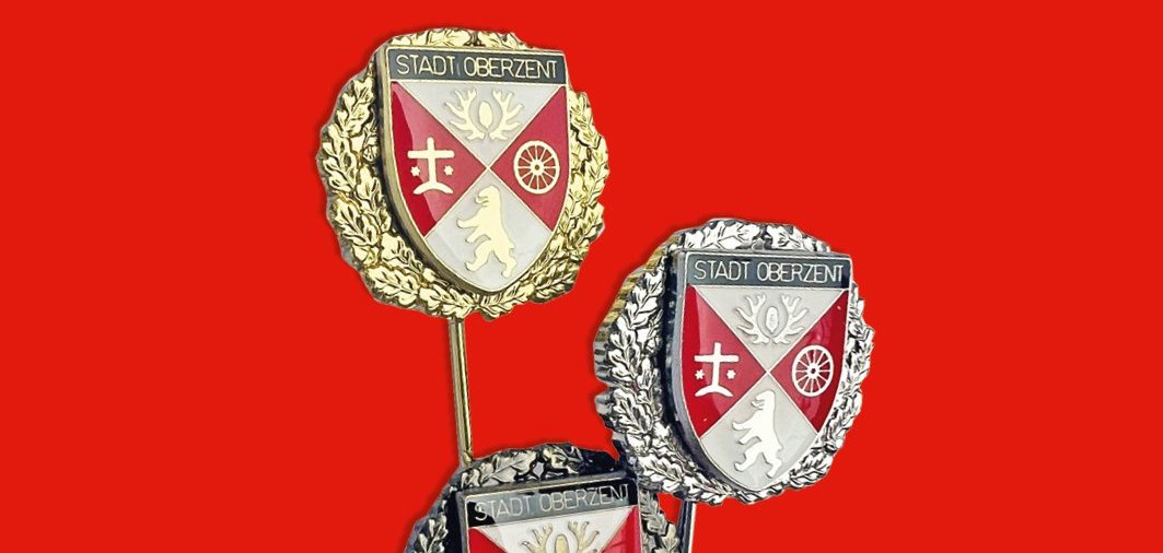 Anstecknadeln der Sportlerehrung