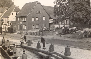 Mümlingtalstraße mit Vieh- u. Waschbrunnen Archiv Abt. II Konv.1 Fasz. 20004.jpg