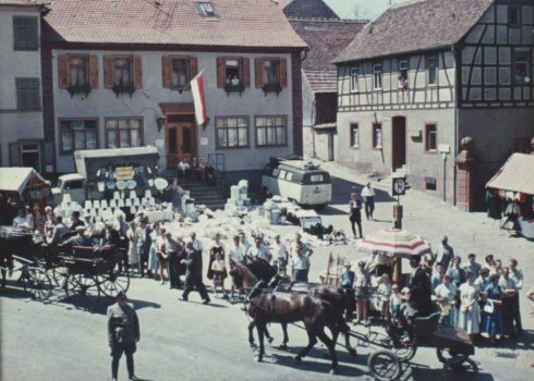 Marktbetrieb am Metzkeil 1955
