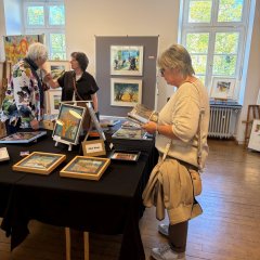 Besucher der Kunstausstelliung