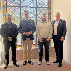 Eröffnungsredner in der Kirche